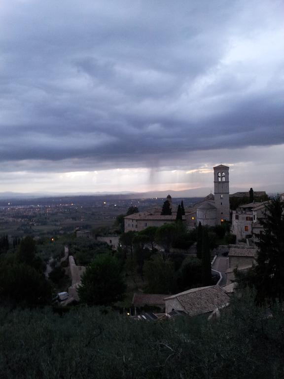 La Corte Degli Angeli Locazioni Turistiche Asís Exterior foto