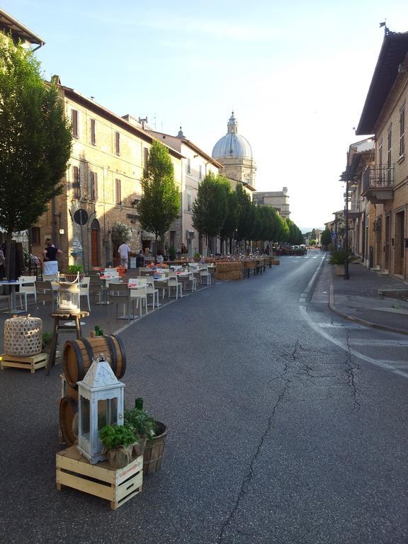 La Corte Degli Angeli Locazioni Turistiche Asís Exterior foto