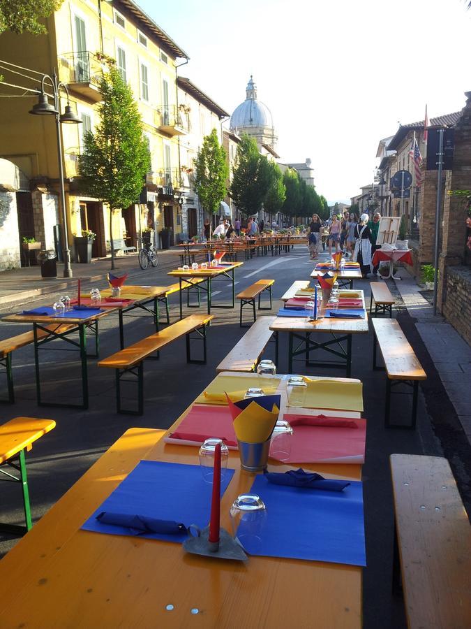 La Corte Degli Angeli Locazioni Turistiche Asís Exterior foto